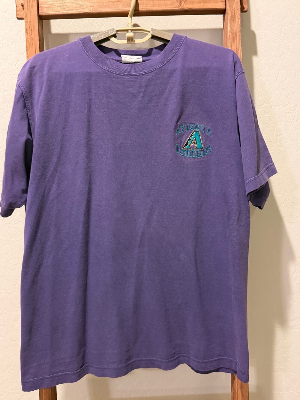 Vintage Arizona Diamondbacks embroidered Pro Edge Purple T-Shirt Size M